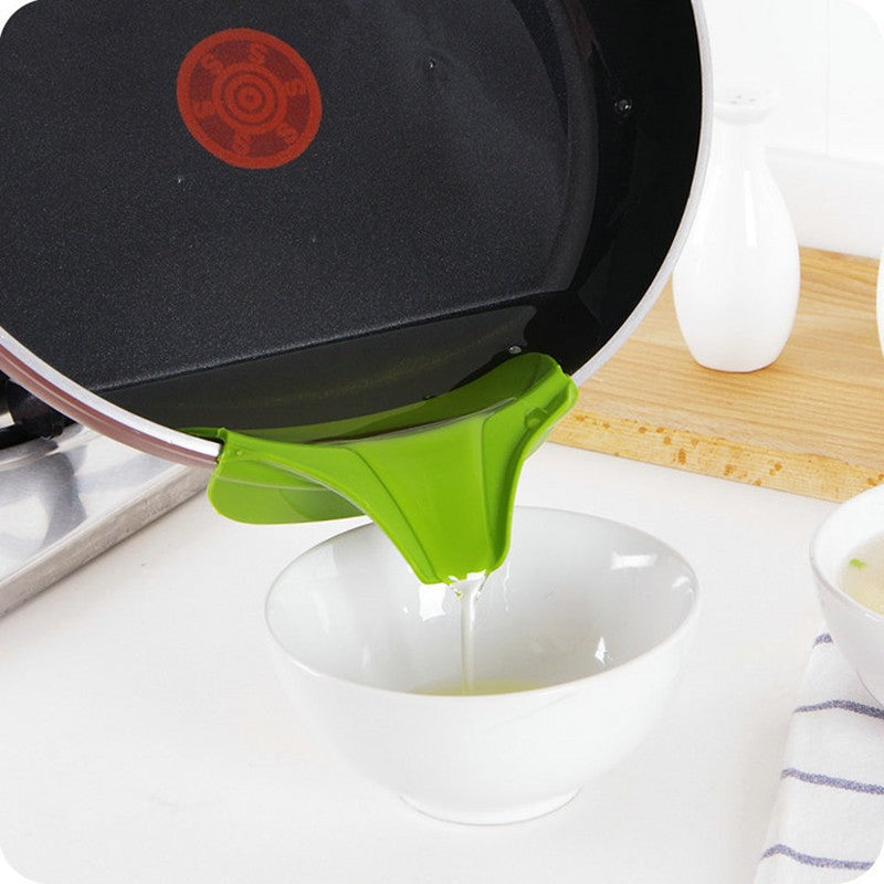 Silicone Kitchen Pouring Funnel – No-Spill Pot Clip for Soup, Liquid & Sauces | 1, 2 or 3 Pack